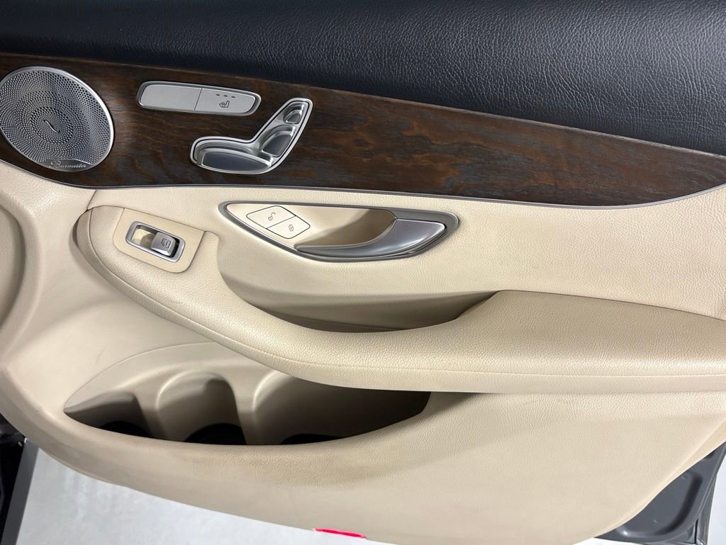 Used 2018 Mercedes-Benz GLC 300 4MATIC image 16