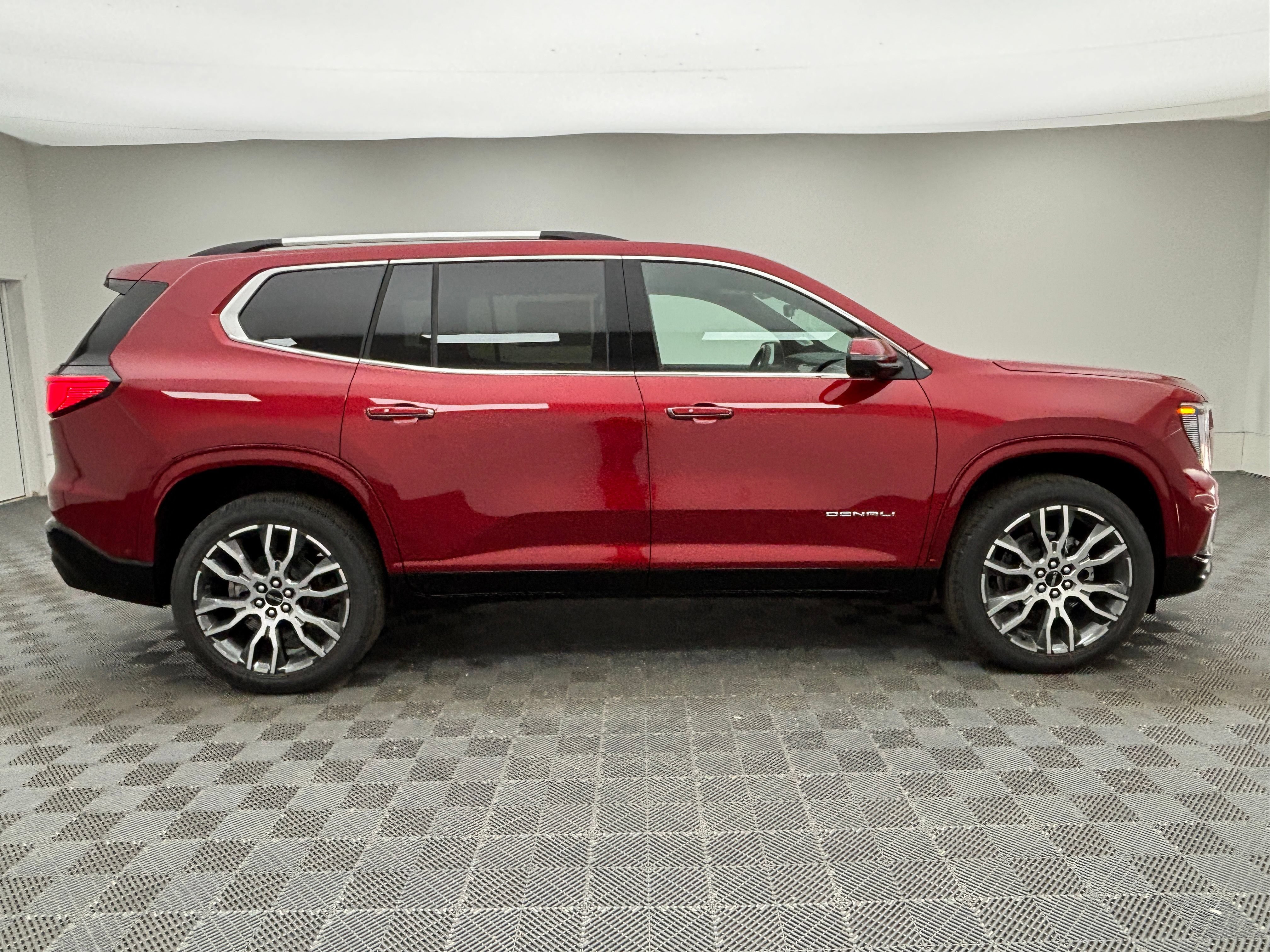 New 2026 GMC Acadia Denali Ultimate w/ LPO, Floor Liner Package AWD/4WD image 10