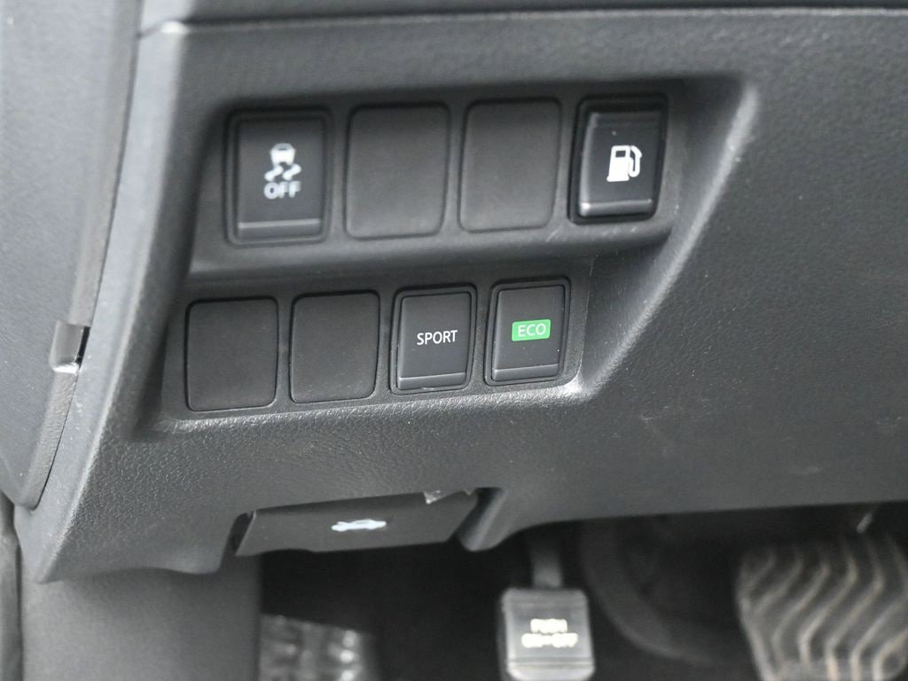 Used 2018 Nissan Rogue S image 13