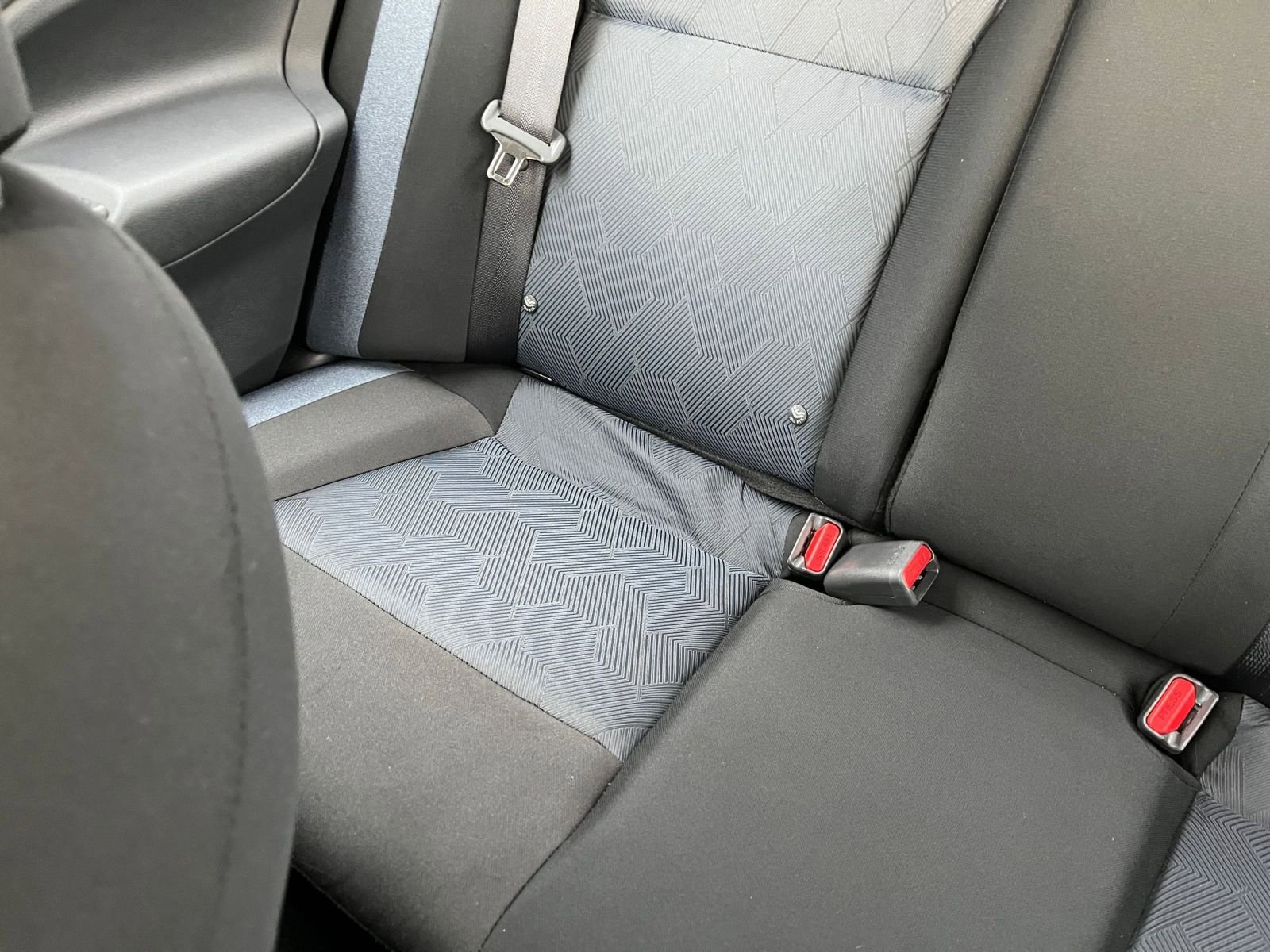 Used 2025 Nissan Versa SV image 39