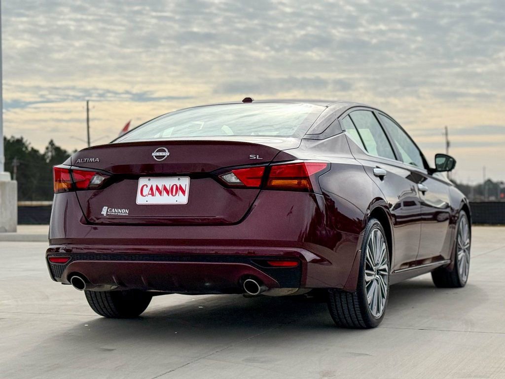 Used 2024 Nissan Altima 2.5 SL FWD image 11