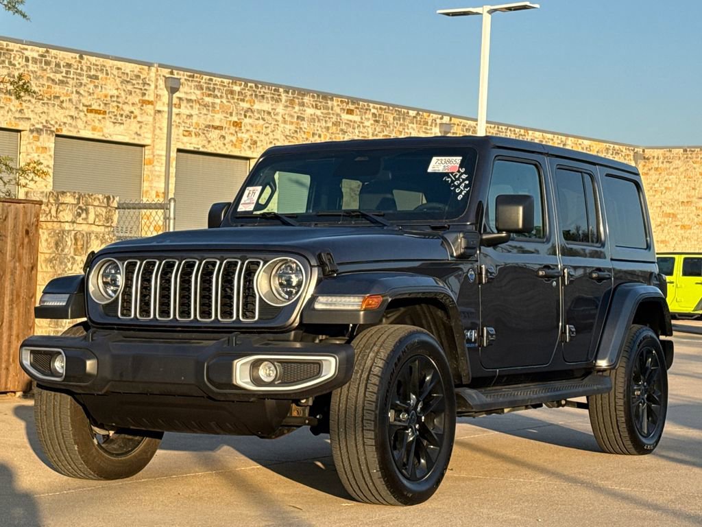 Used 2025 Jeep Wrangler Unlimited Sahara image 3