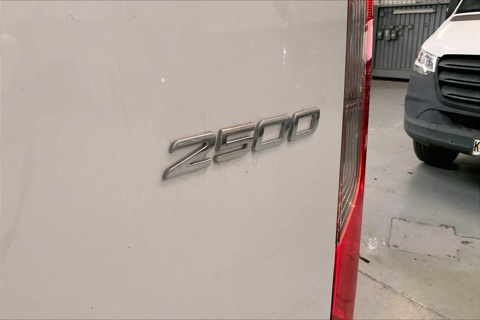 Used 2024 Mercedes-Benz Sprinter 2500 image 13