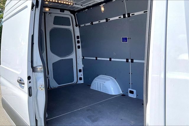 Used 2025 Mercedes-Benz Sprinter 2500 image 20