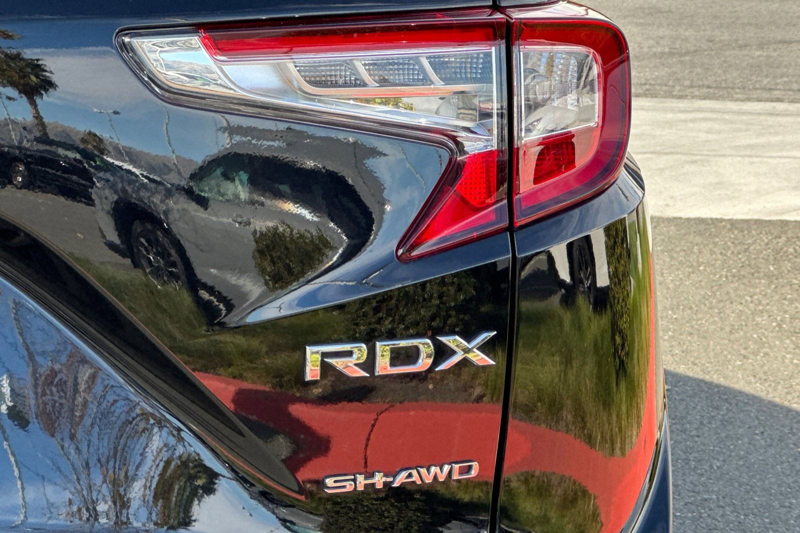 Used 2024 Acura RDX SH-AWD image 28