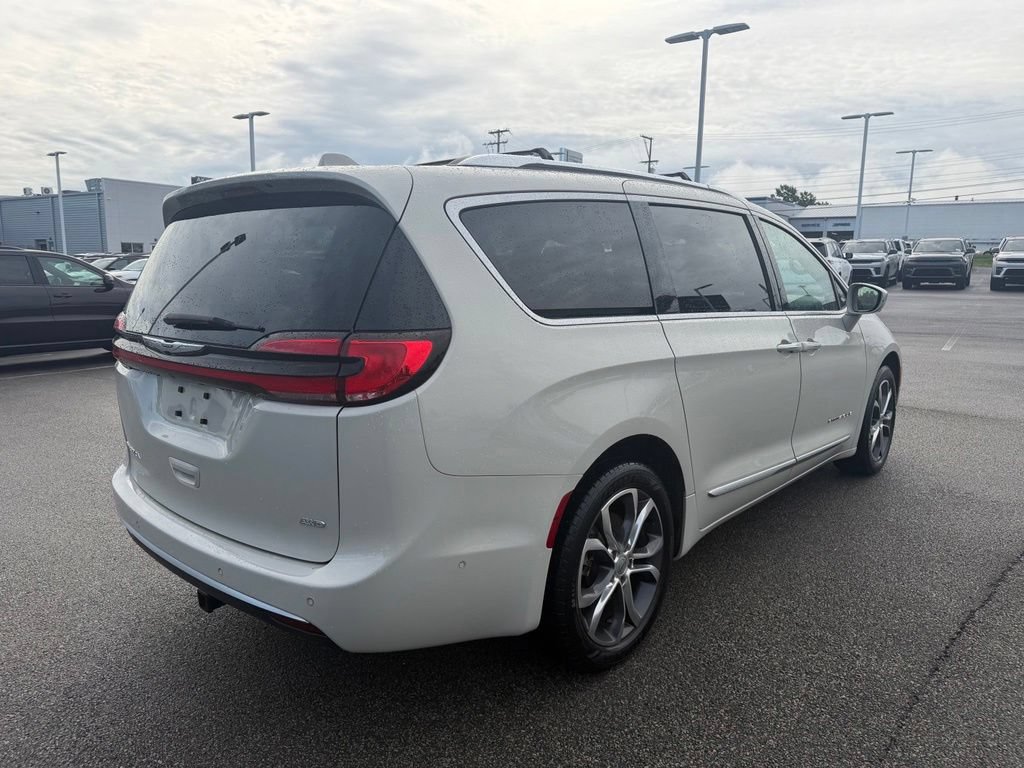 Used 2021 Chrysler Pacifica Pinnacle AWD/4WD image 5