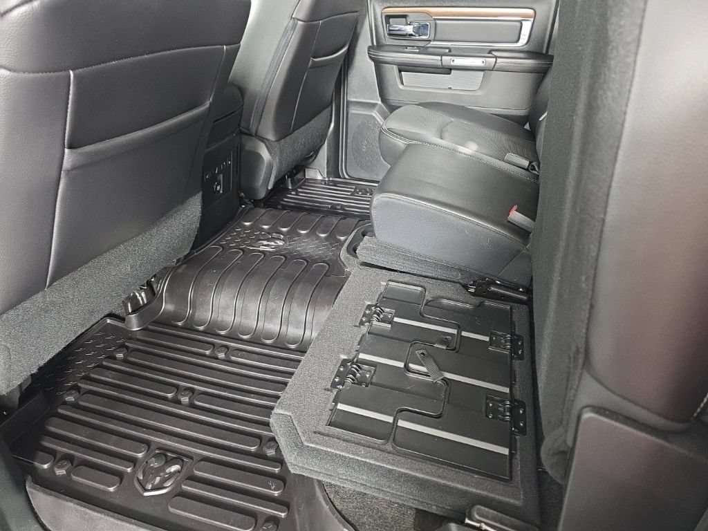 Used 2017 RAM 1500 Laramie w/ Convenience Group AWD/4WD image 31