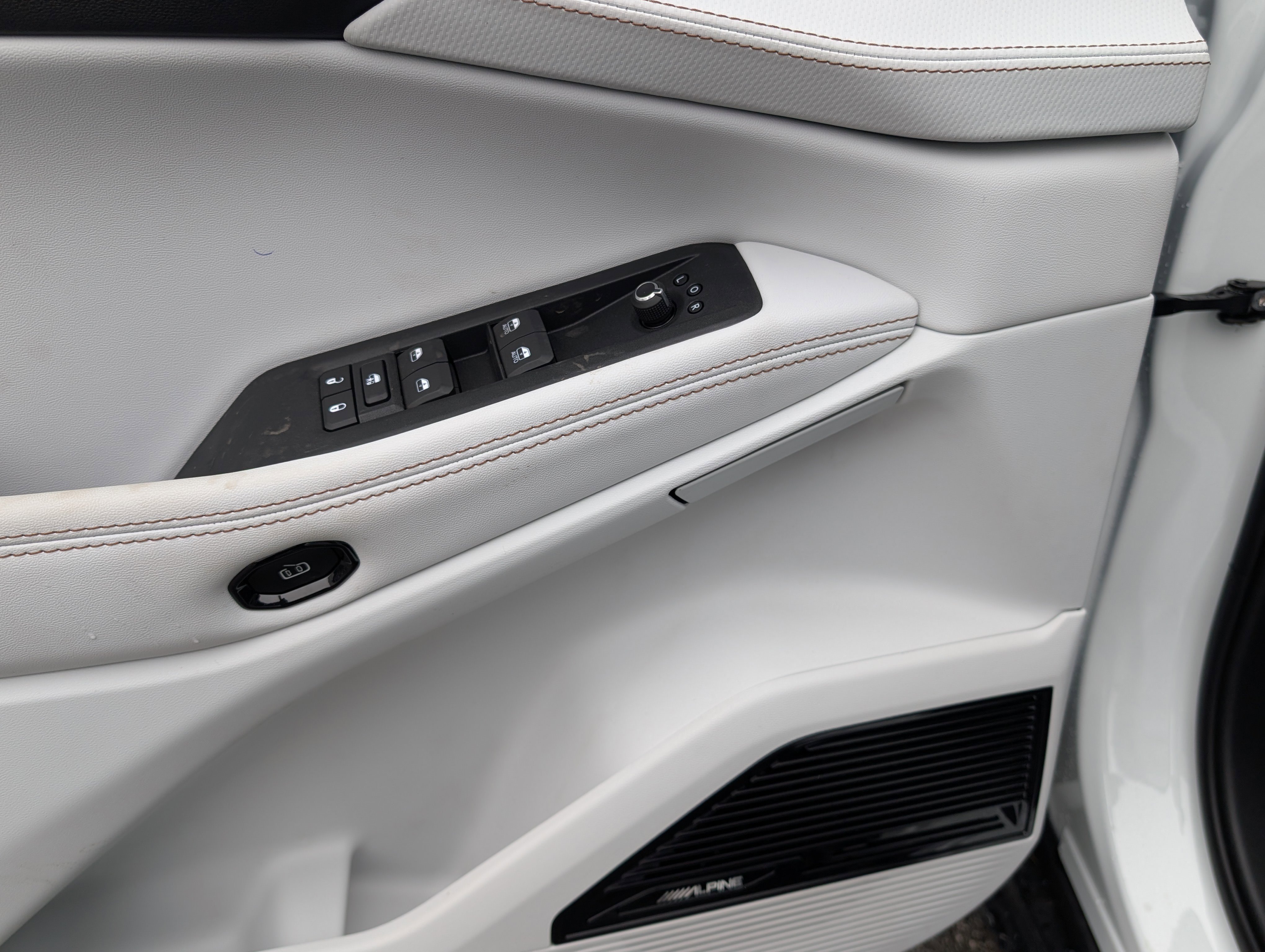 New 2026 Jeep Cherokee Overland image 18