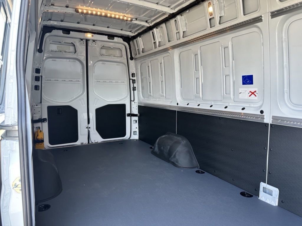 New 2025 Mercedes-Benz Sprinter 2500 image 14