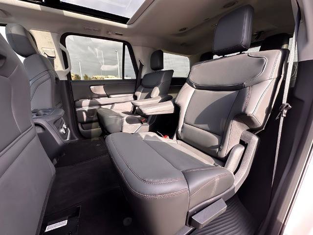 New 2025 Ford Expedition Active image 29