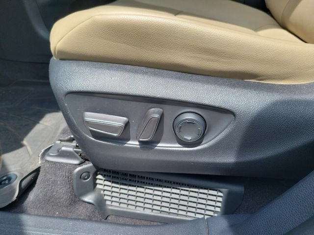 Used 2021 Toyota Sienna XLE FWD image 16