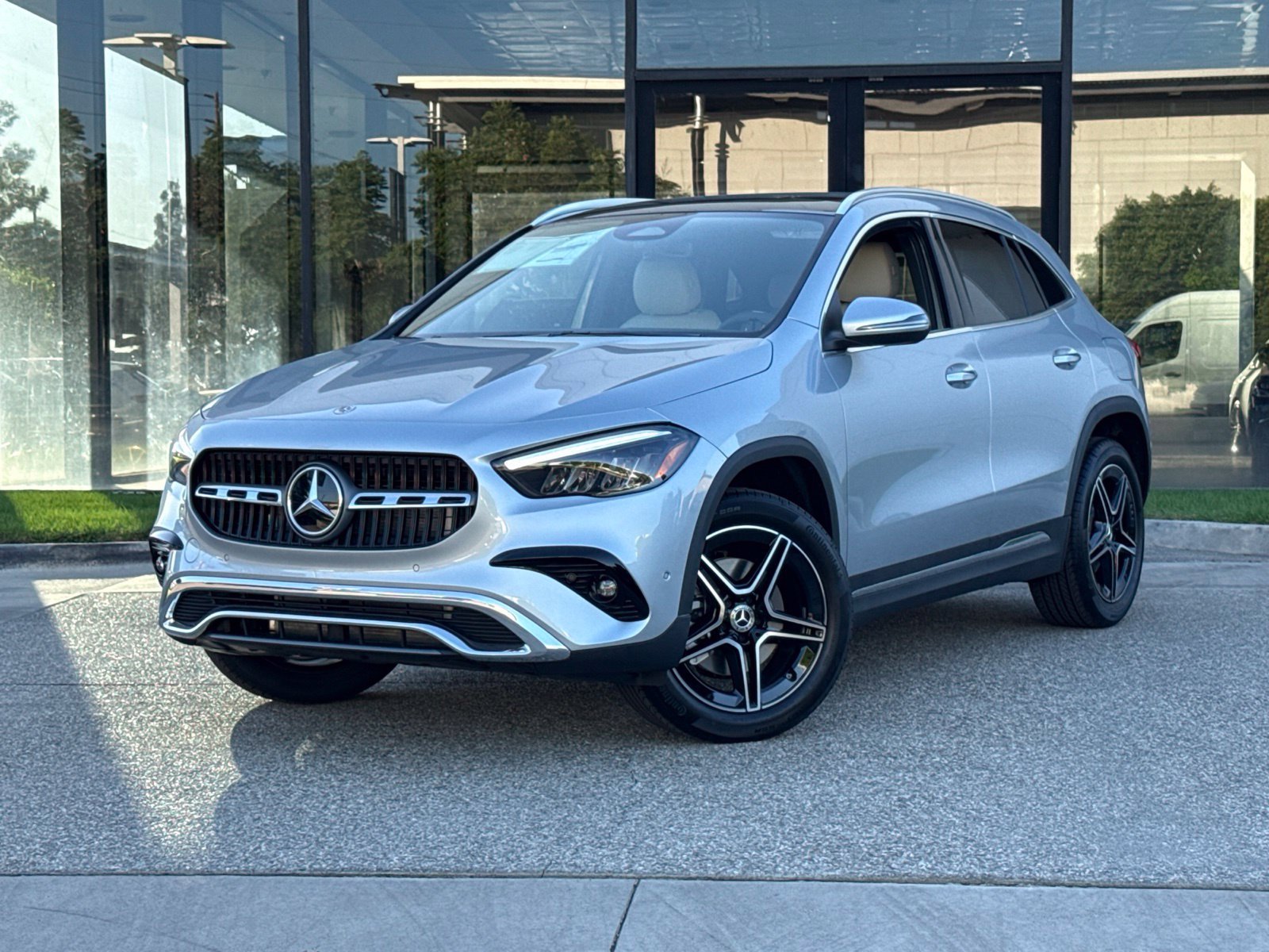 New 2026 Mercedes-Benz GLA 250 image 2