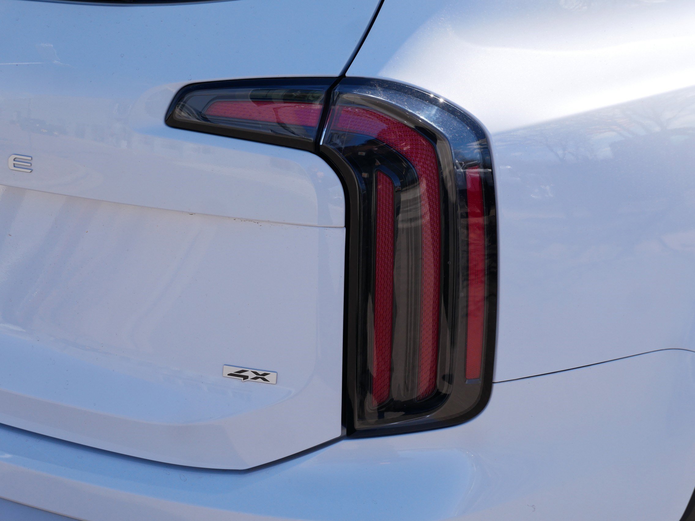 Used 2023 Kia Telluride EX w/ EX Captain's Chair Package image 17