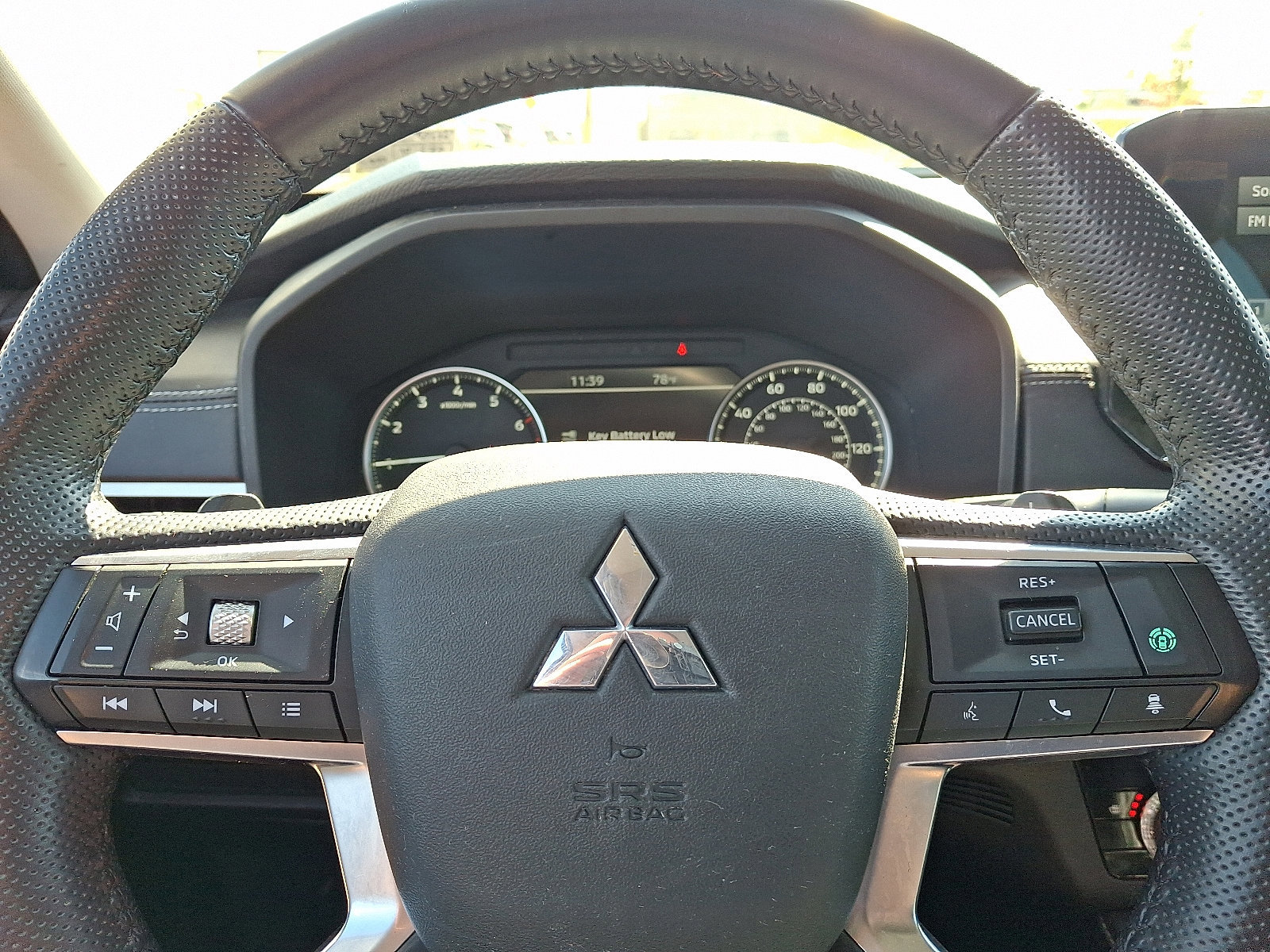 Used 2023 Mitsubishi Outlander SE image 19