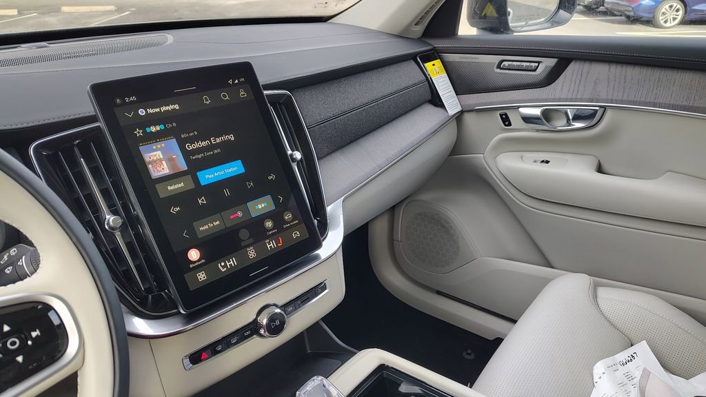 New 2026 Volvo XC90 T8 Ultra image 25