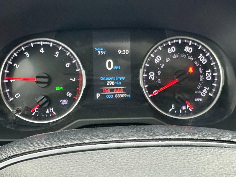 Used 2021 Toyota RAV4 XLE w/ Convenience Package image 21