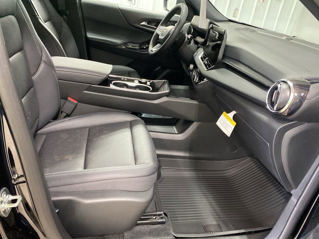 New 2026 Chevrolet Equinox LT w/ Convenience Package II AWD/4WD image 18