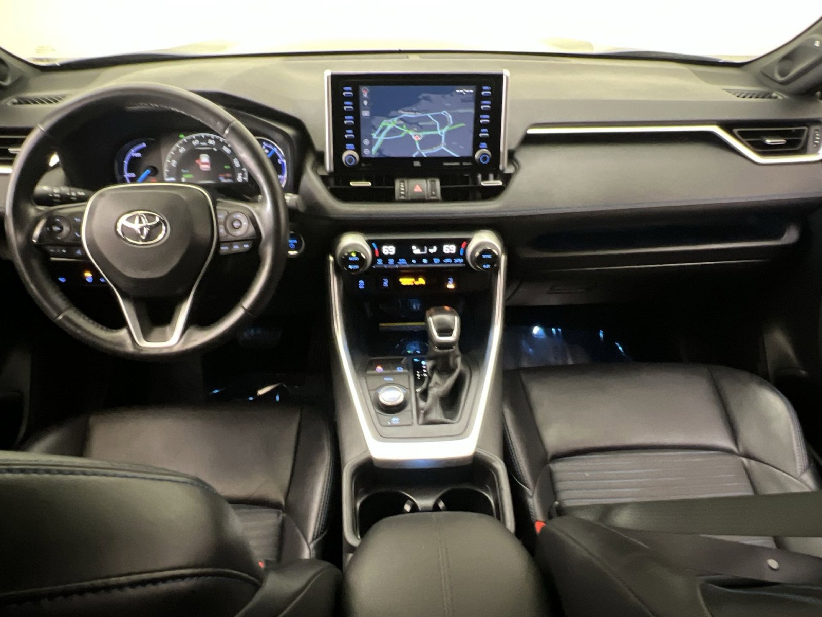 Used 2019 Toyota RAV4 XSE image 21