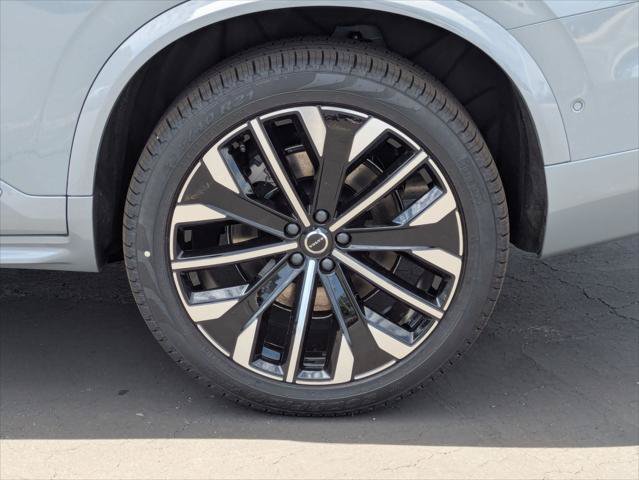 New 2026 Volvo XC90 T8 Plus w/ Protection Package AWD/4WD image 6
