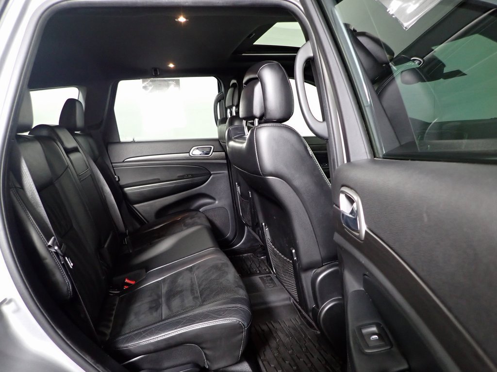 Used 2017 Jeep Grand Cherokee Altitude image 32
