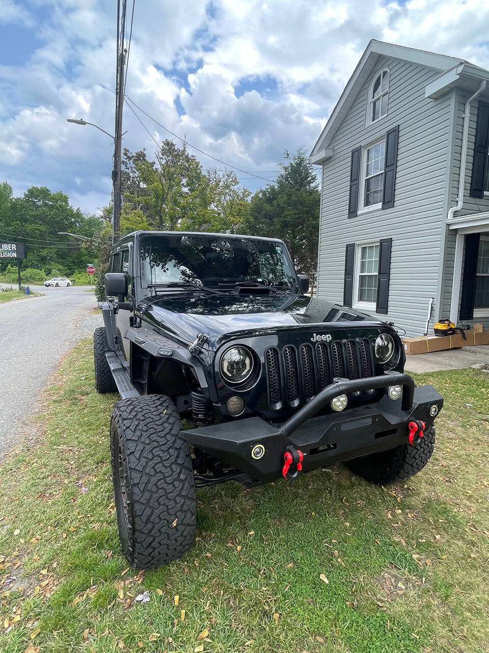 Used 2012 Jeep Wrangler Unlimited Sahara w/ Dual Top Group AWD/4WD image 8