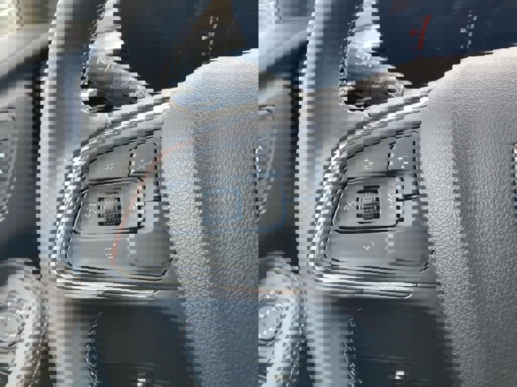 Used 2025 Buick Encore GX Preferred image 12