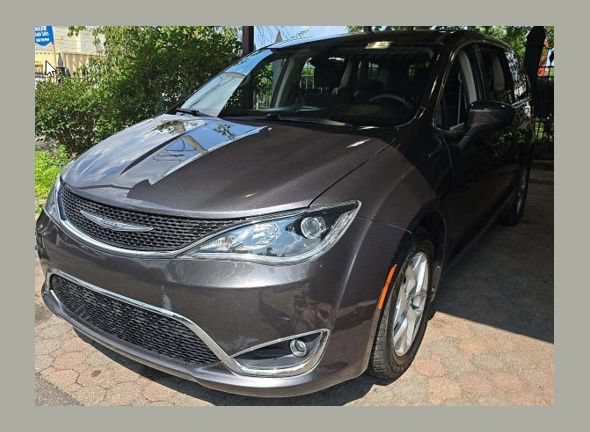 Certified 2017 Chrysler Pacifica Touring Plus w/ Tire & Wheel Group FWD image 1