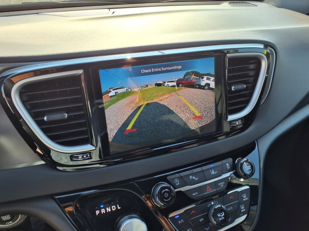 New 2025 Chrysler Voyager LX FWD image 18