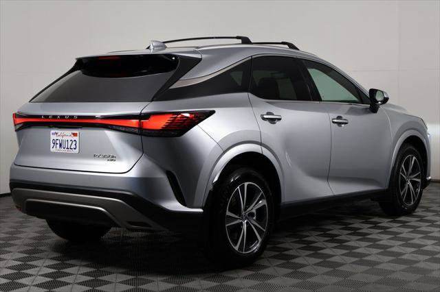 Certified 2023 Lexus RX 350h w/ Accessory Package (A2) image 4