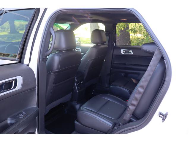 Used 2015 Ford Explorer XLT w/ Equipment Group 202B AWD/4WD image 8