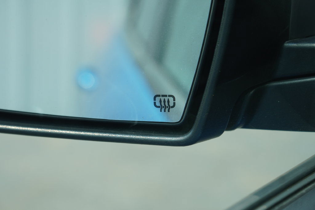 Used 2019 Jeep Cherokee Trailhawk AWD/4WD image 33