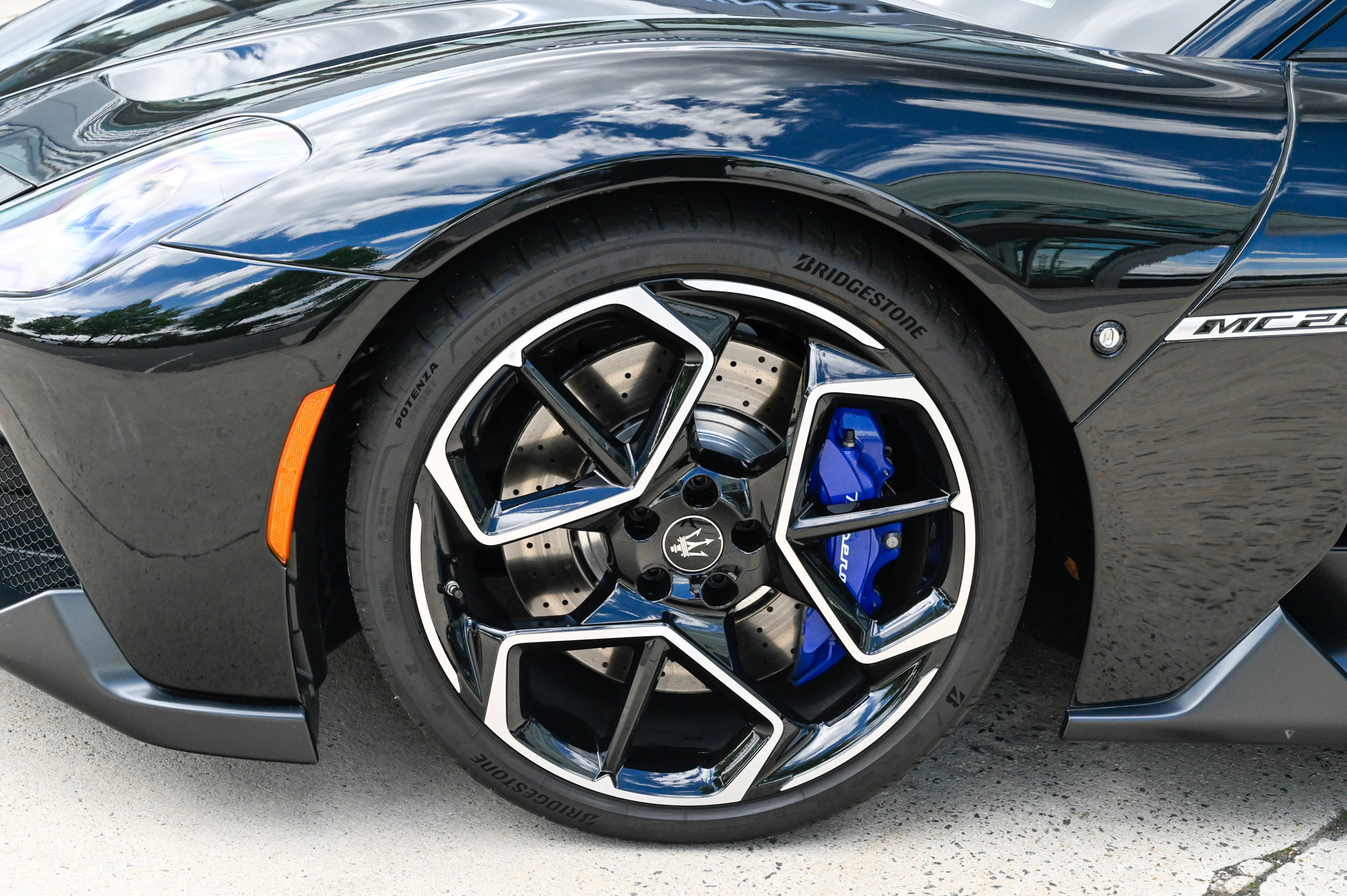 Used 2023 Maserati MC20 Coupe RWD image 9