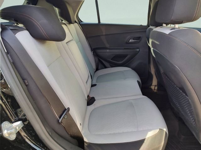 Used 2017 Chevrolet Trax LS image 28