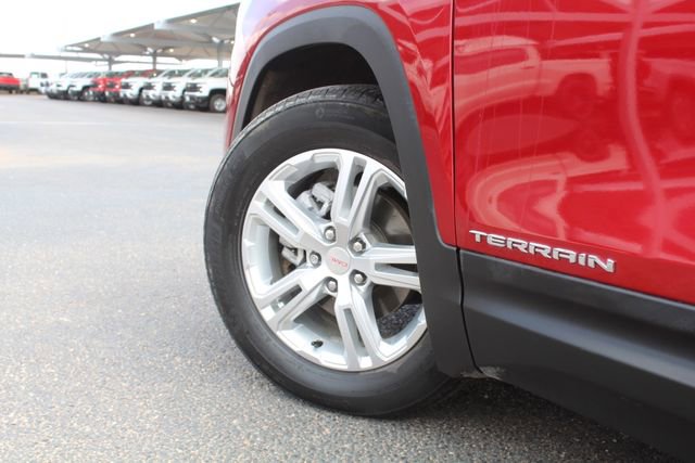 Used 2022 GMC Terrain SLE w/ Driver Convenience Package FWD image 11
