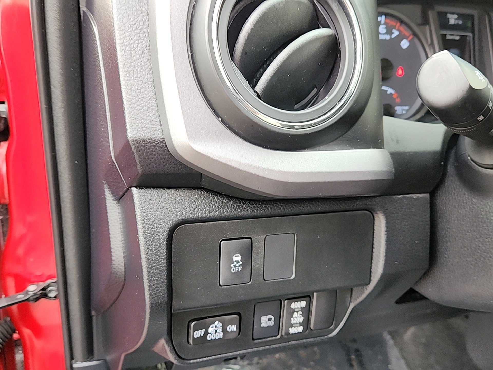 Used 2020 Toyota Tacoma TRD Sport image 12