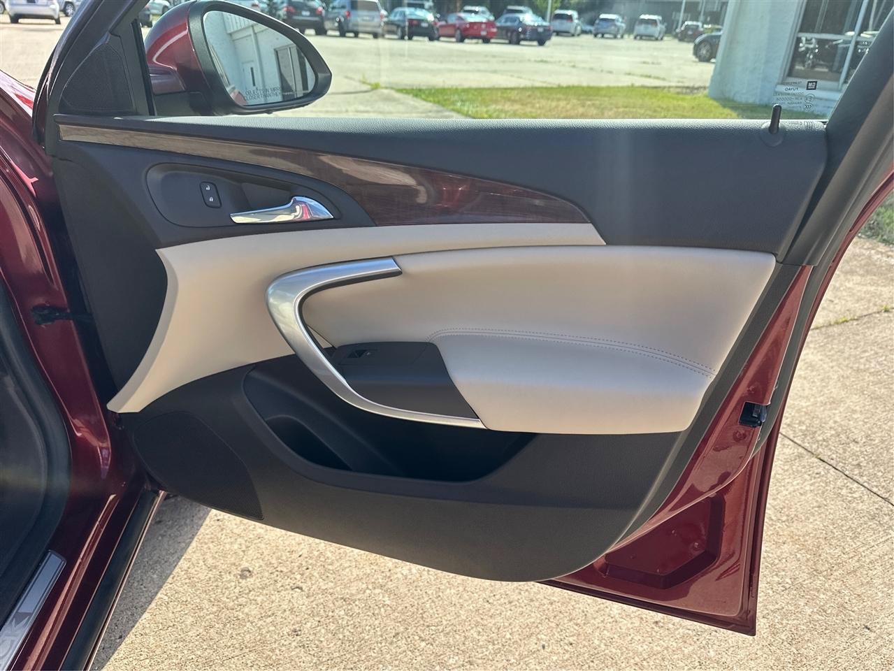 Used 2017 Buick Regal Sport Touring FWD image 23