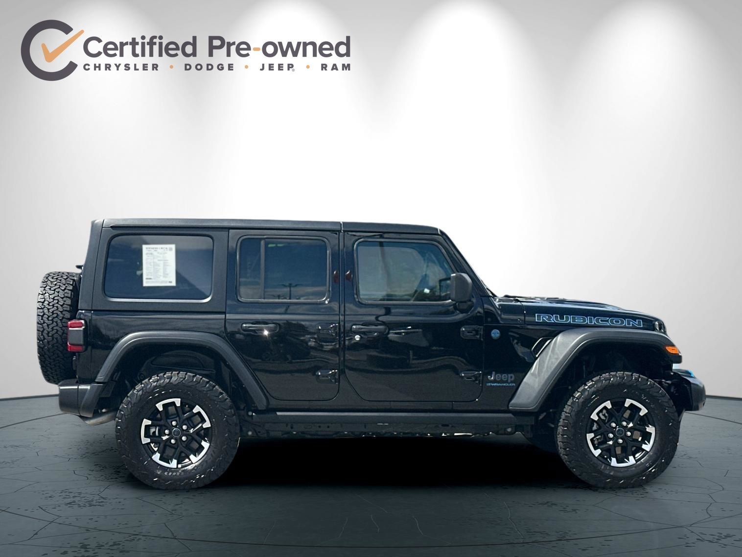 Used 2025 Jeep Wrangler Unlimited Rubicon 4xe w/ Safety Group AWD/4WD image 3