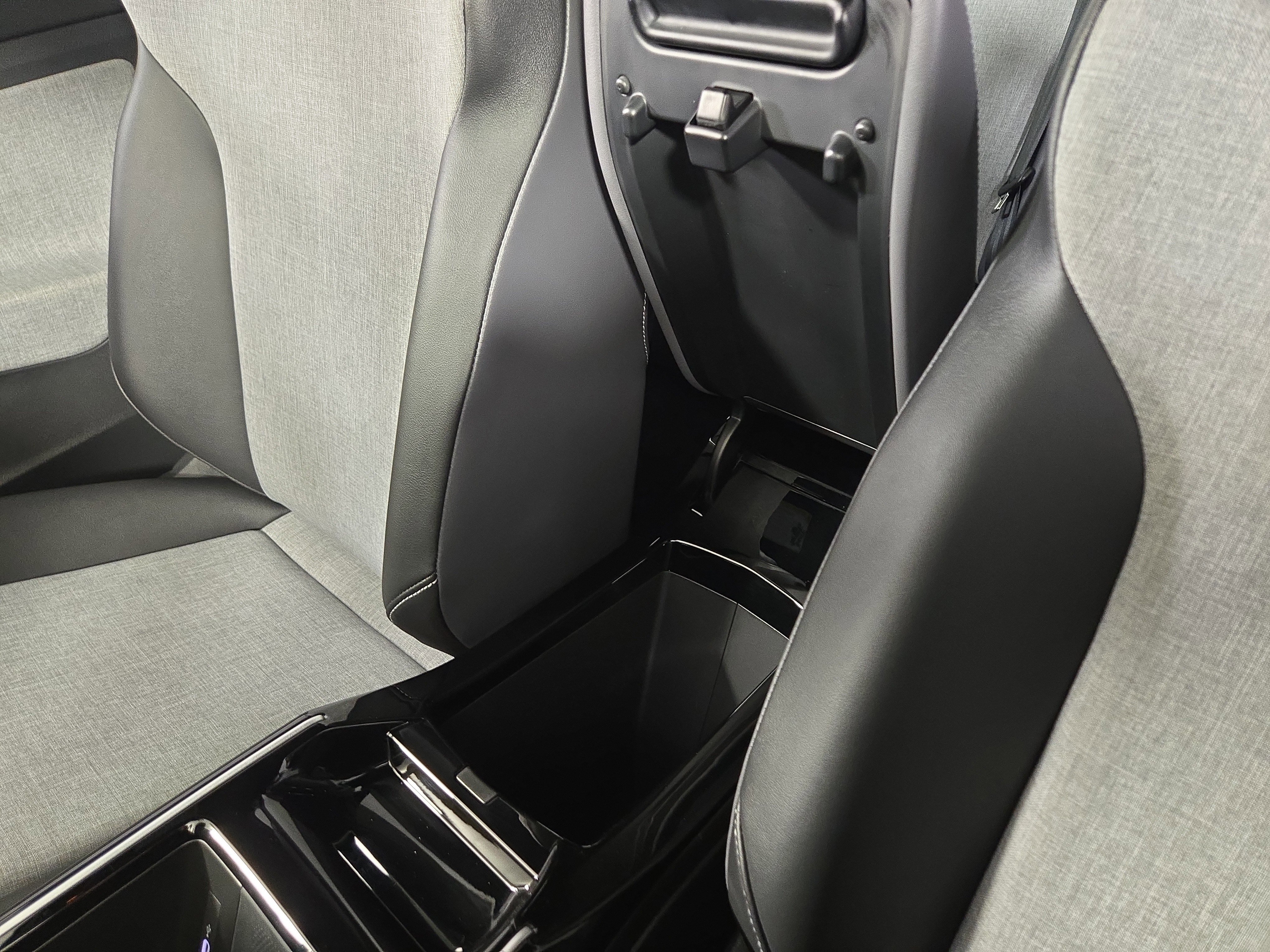 Used 2024 Volkswagen ID.4 2WD image 28