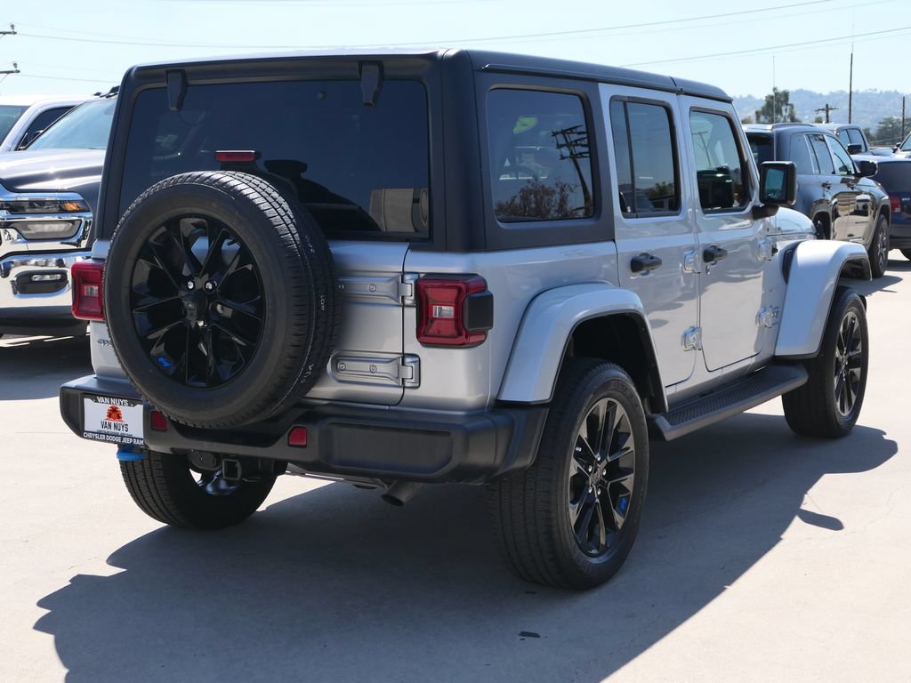 Used 2023 Jeep Wrangler Unlimited Sahara AWD/4WD image 2
