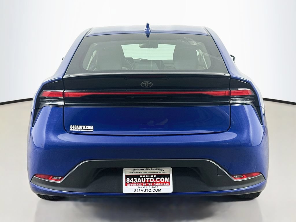 Used 2023 Toyota Prius LE FWD image 6