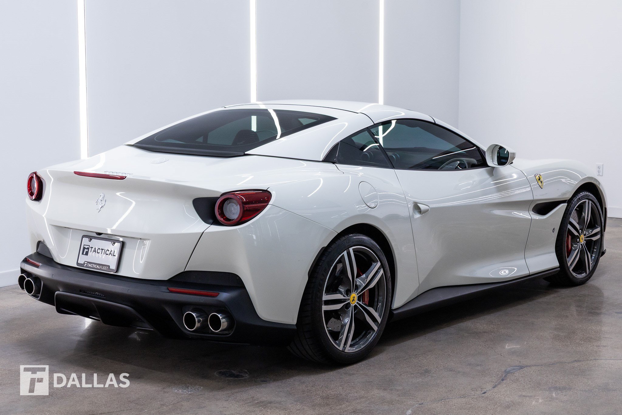 Used 2020 Ferrari Portofino RWD image 13