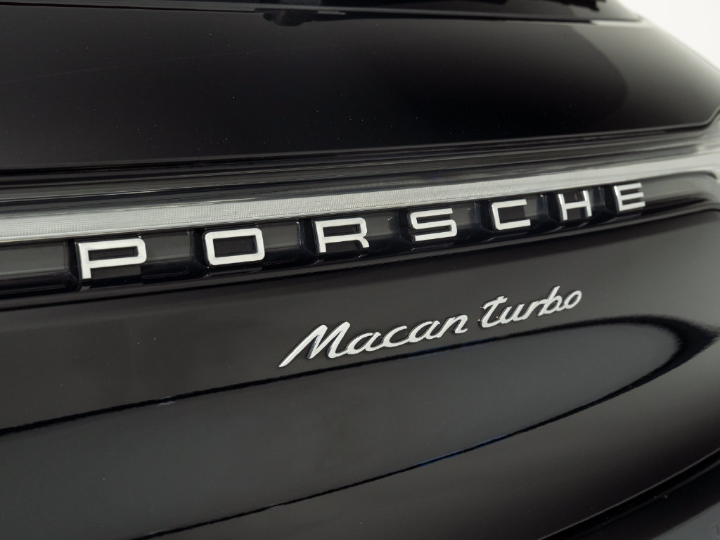 Certified 2021 Porsche Macan Turbo AWD/4WD image 50