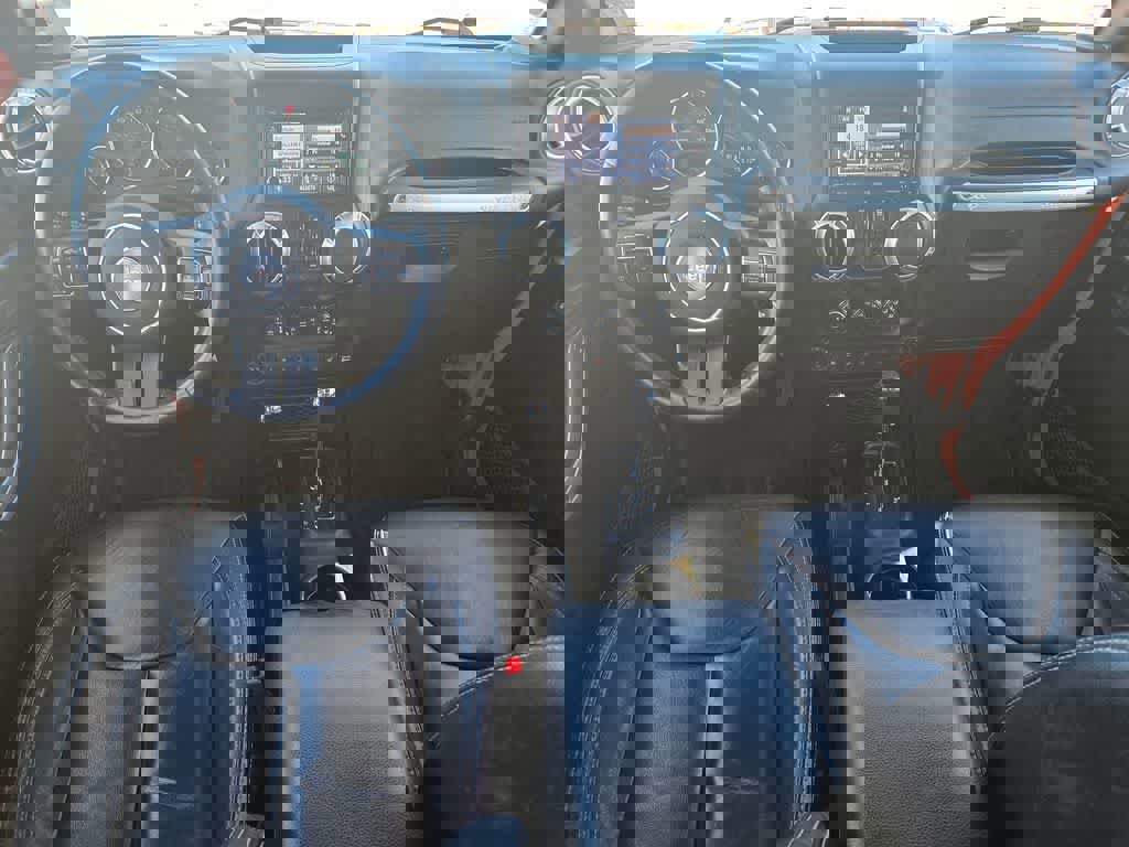 Used 2015 Jeep Wrangler Unlimited Sahara w/ Connectivity Group image 9