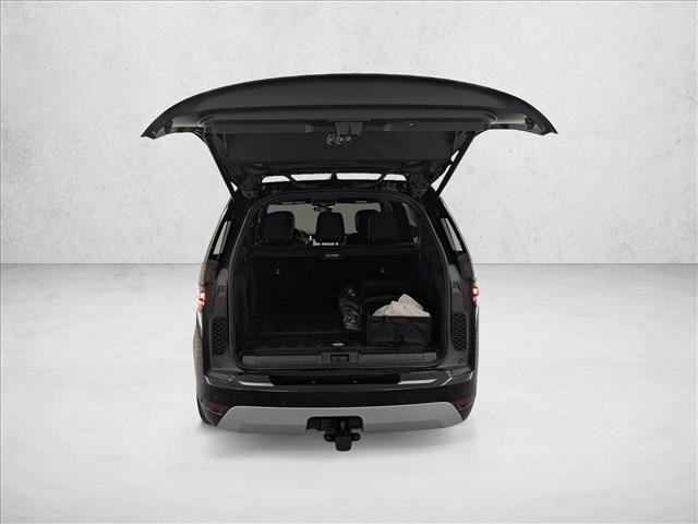 New 2026 Land Rover Discovery Limited Edition image 9