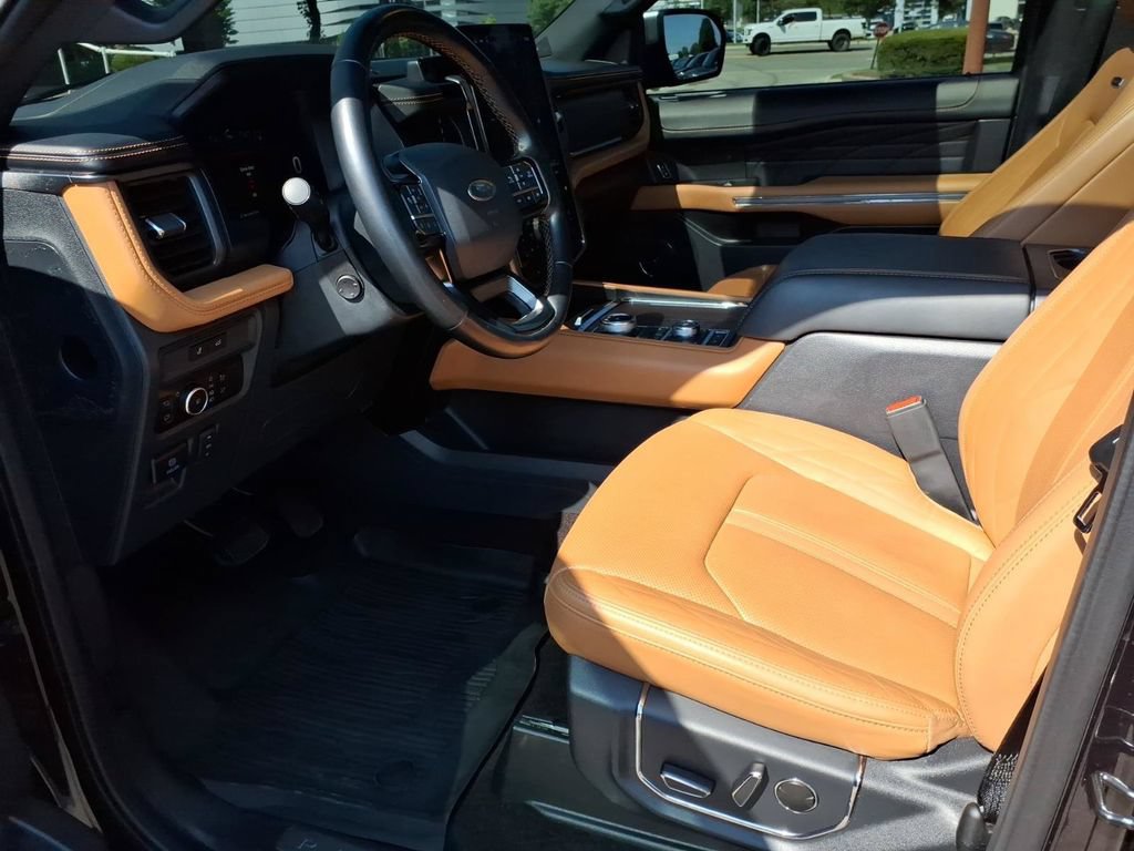 Used 2023 Ford Expedition Max Platinum AWD/4WD image 8