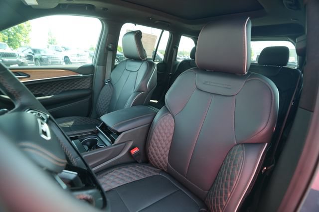 New 2026 Jeep Grand Cherokee Summit w/ MOPAR Finishing Package AWD/4WD image 41