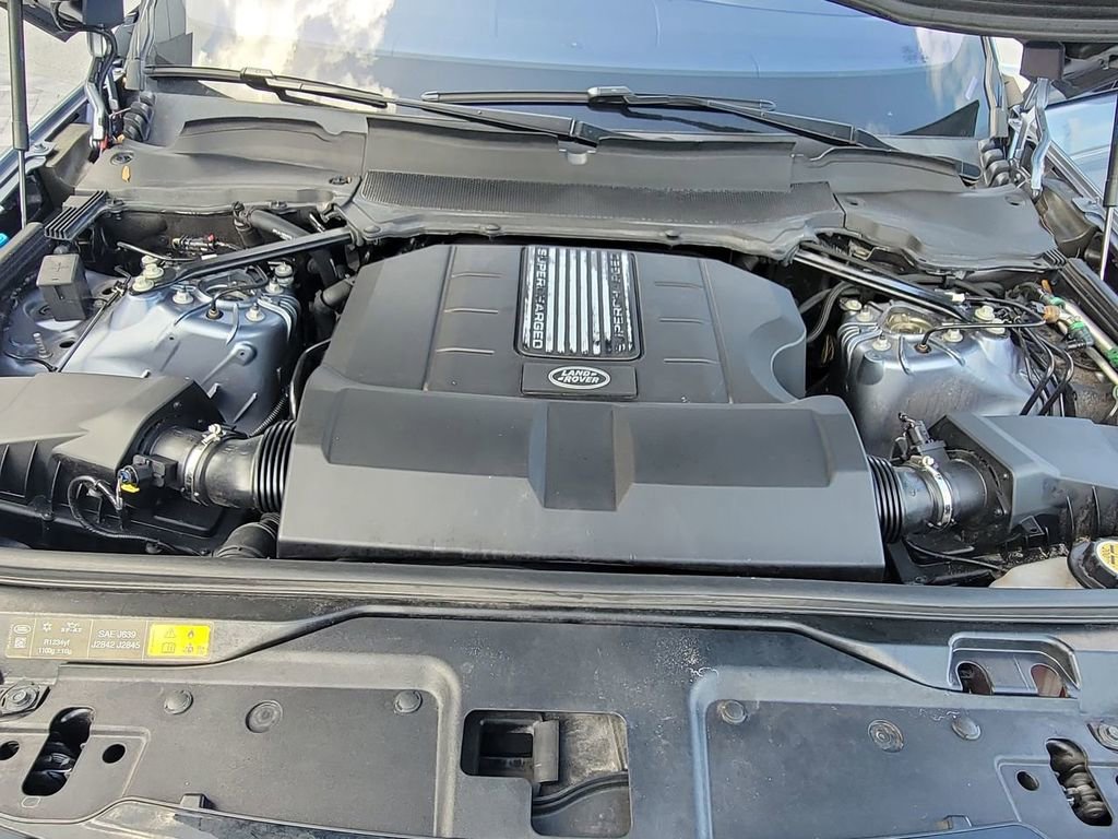 Used 2020 Land Rover Discovery Landmark image 30