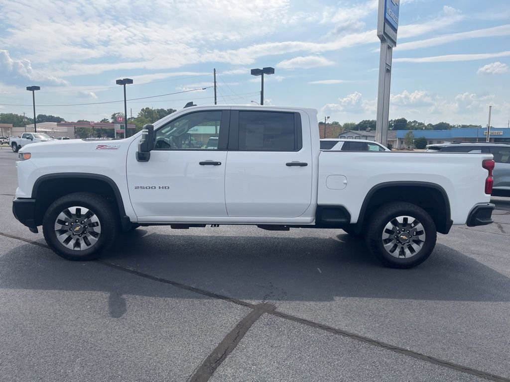 Used 2024 Chevrolet Silverado 2500 Custom w/ Custom Value Package image 7