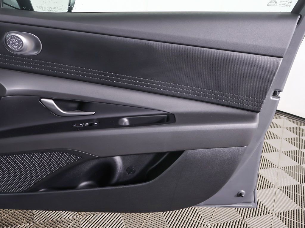 Certified 2024 Hyundai Elantra SEL image 19