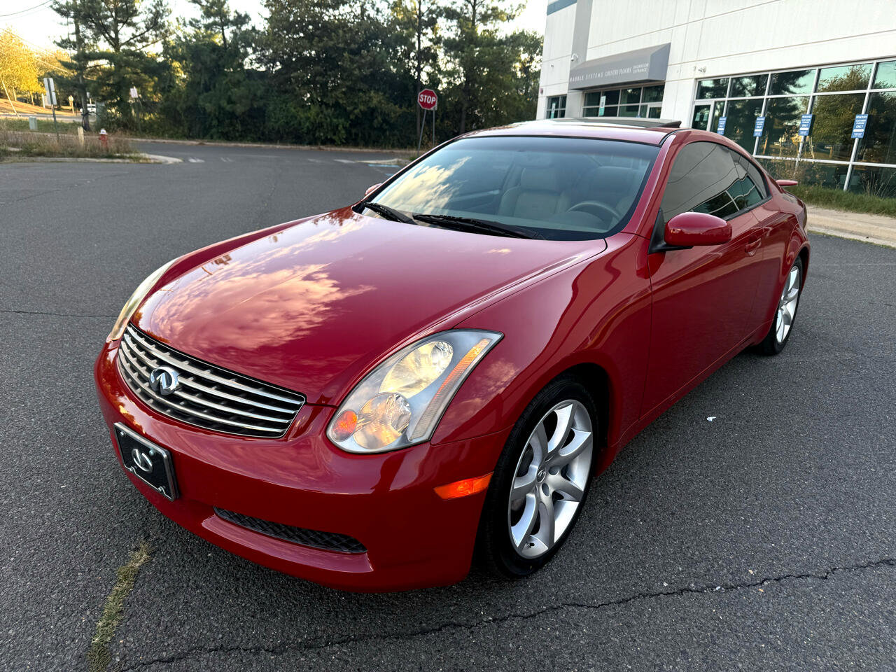 Used 2004 INFINITI G35 2dr Cpe Auto w/ Premium Pkg image 2